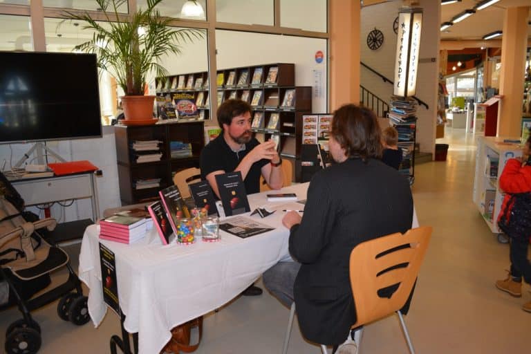 première rencontre dedicace ©Markind